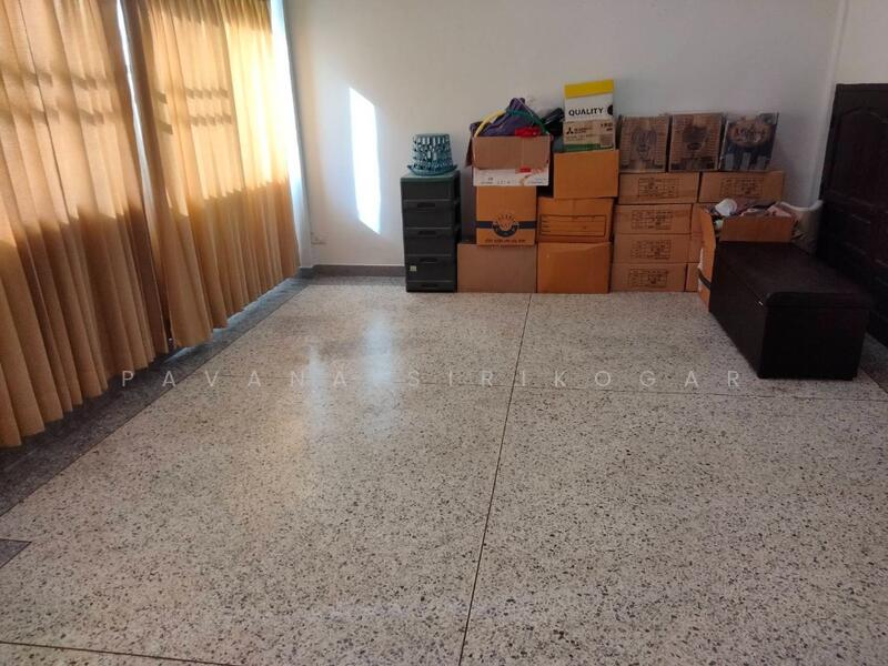 ขาย - 5-Br Townhouse near BTS Bang Chak, กรุงเทพ