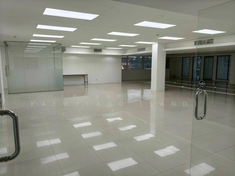 ให้เช่า - ออฟฟิศให้เช่าลาดพร้าว ใกล้ MRT ลาดพร้าว เพียง 1 นาที ขนาด 190 ตารางเมตร, กรุงเทพ