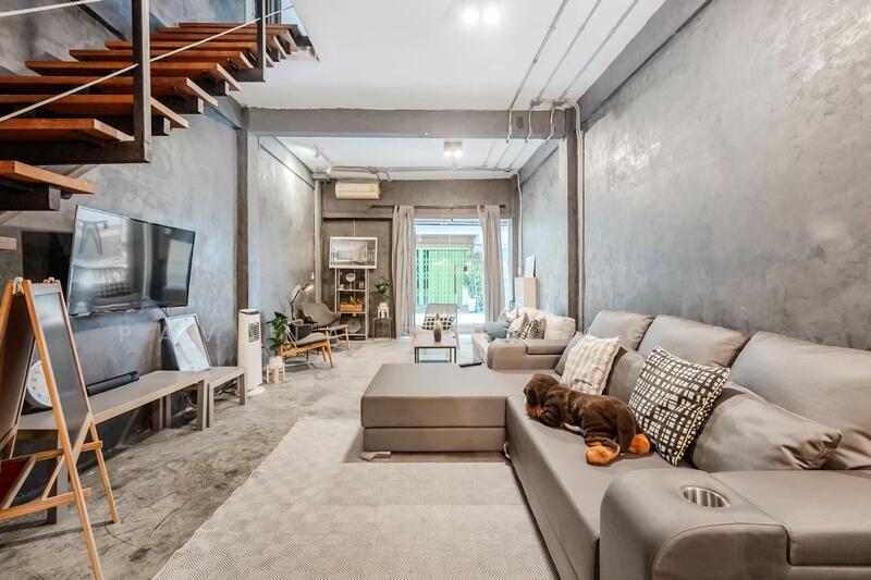 ให้เช่า - 4-Br Townhouse near BTS National Stadium, กรุงเทพ