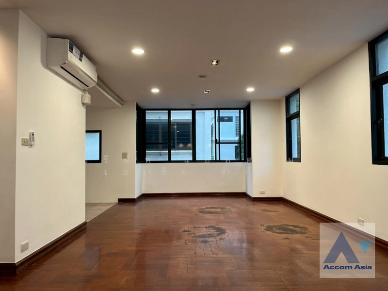 For Rent - 4 Bedrooms Townhouse for Rent in Ploenchit, Bangkok near BTS Ploenchit, Bangkok