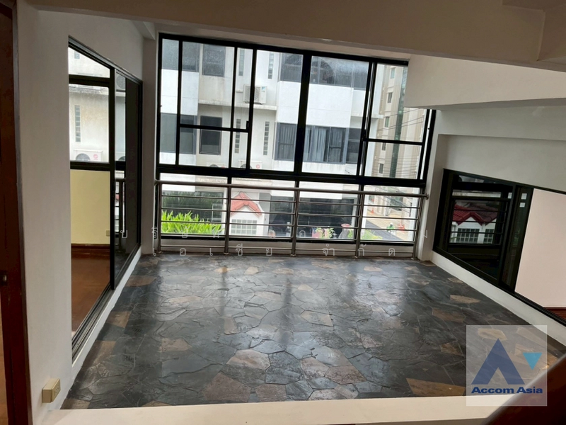 For Rent - 4 Bedrooms Townhouse for Rent in Ploenchit, Bangkok near BTS Ploenchit, Bangkok