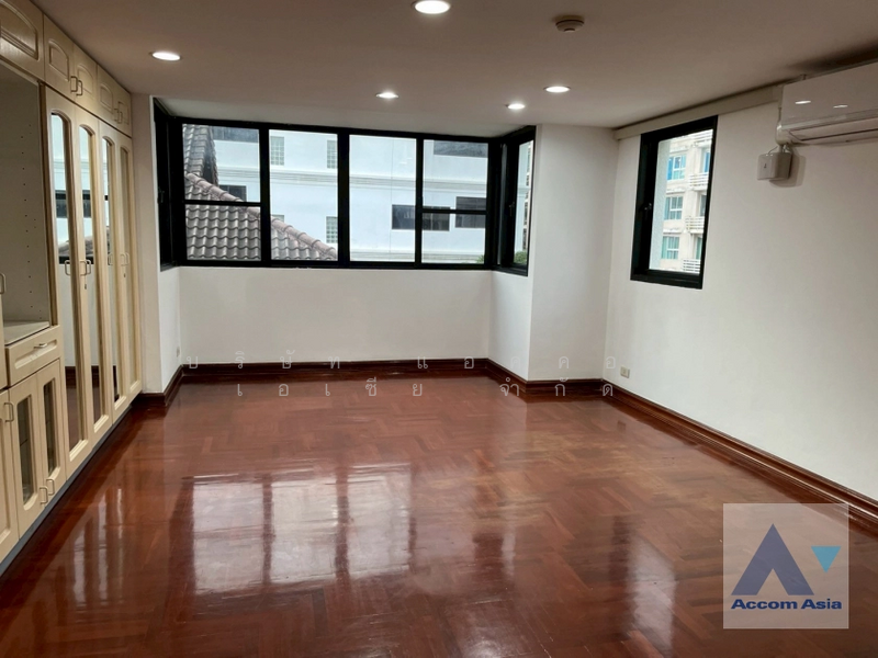 For Rent - 4 Bedrooms Townhouse for Rent in Ploenchit, Bangkok near BTS Ploenchit, Bangkok