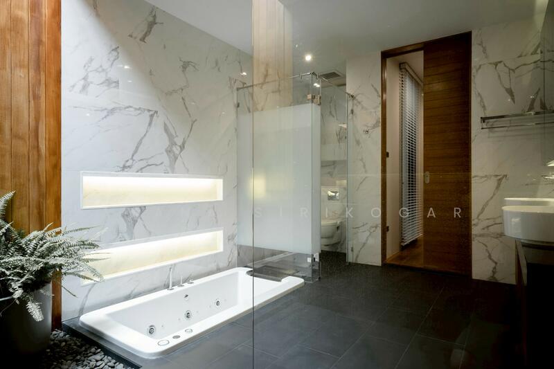 ให้เช่า - 4-Br House near BTS Phra Khanong, กรุงเทพ