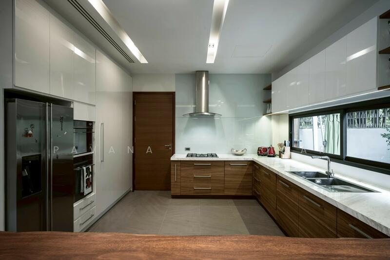 ให้เช่า - 4-Br House near BTS Phra Khanong, กรุงเทพ