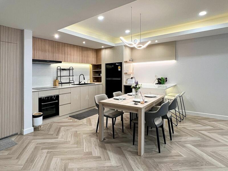 ให้เช่า - 5-Br Townhouse near ARL Ramkhamhaeng, กรุงเทพ