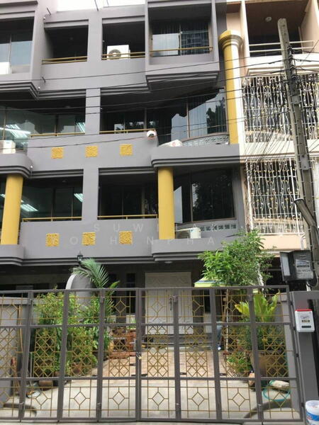 For Sale - 5-Br Townhouse near BTS Krung Thon Buri (2177142), Bangkok