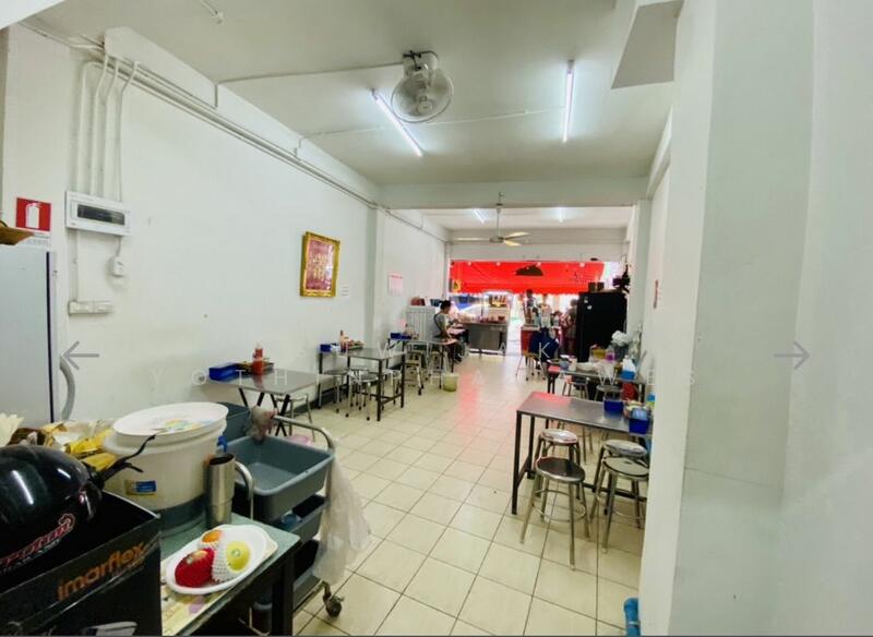 ขาย - 7-Br Townhouse near MRT Queen Sirikit National Convention Centre (2332033), กรุงเทพ