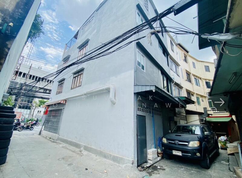 ขาย - 7-Br Townhouse near MRT Queen Sirikit National Convention Centre (2332033), กรุงเทพ