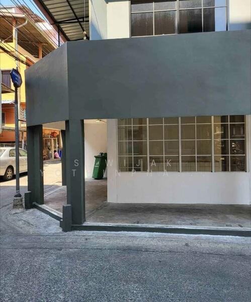 ขาย - 3-Br House near MRT Huai Khwang (2332055), กรุงเทพ