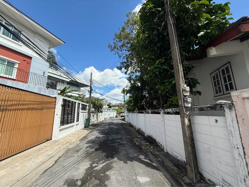 ขาย - 6-Br House near BTS Saphan Khwai (2332779), กรุงเทพ