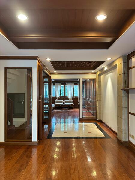 ให้เช่า - 3-Br Townhouse near MRT Khlong Toei (2315567), กรุงเทพ