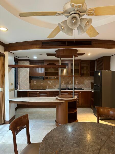 ให้เช่า - 3-Br Townhouse near MRT Khlong Toei (2315567), กรุงเทพ