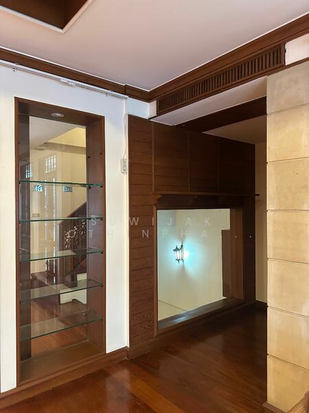 ให้เช่า - 3-Br Townhouse near MRT Khlong Toei (2315567), กรุงเทพ