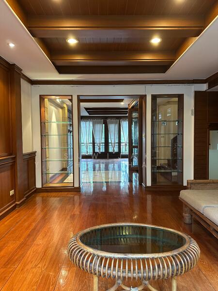 ให้เช่า - 3-Br Townhouse near MRT Khlong Toei (2315567), กรุงเทพ