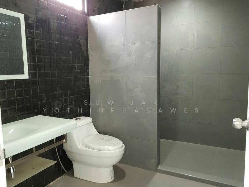 ให้เช่า - 10-Br Townhouse near BTS On Nut (2340793), กรุงเทพ