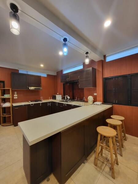ให้เช่า - 3-Br House near MRT Sutthisan (2345809), กรุงเทพ