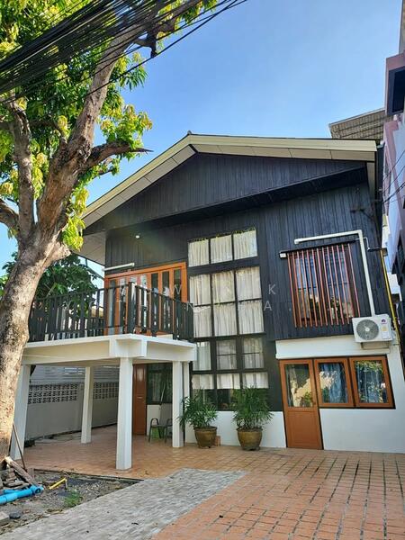 ให้เช่า - 3-Br House near MRT Sutthisan (2345809), กรุงเทพ