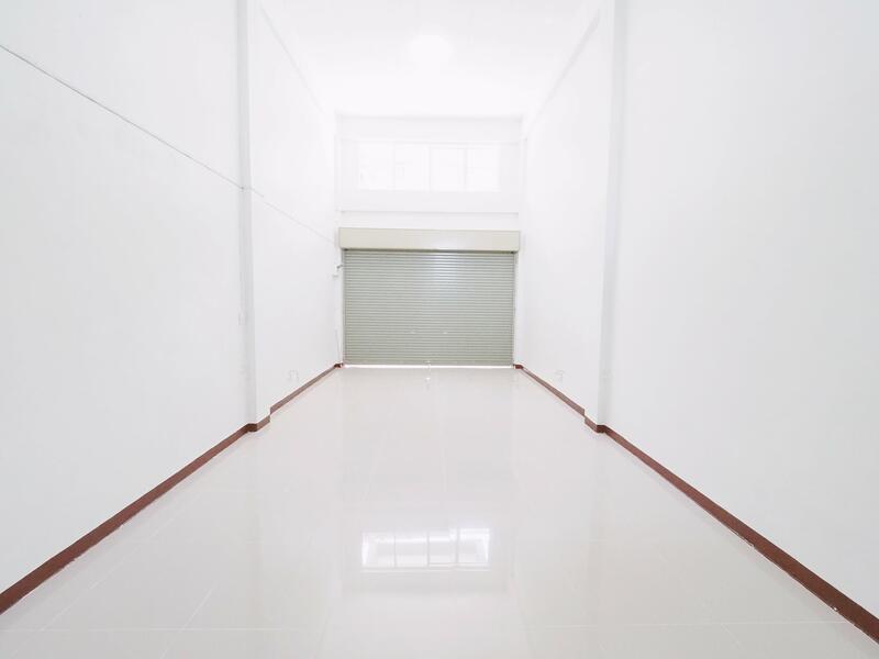 ขาย - บ้านรีโนเวทใหม่ ขายราคาพิเศษ อาคารพาณิชย์ 3.5 ชั้น+ดาดฟ้า ม.บัวทองธานี ขนาด 15 ตรว. 5นอน 3น้ำ, นนทบุรี