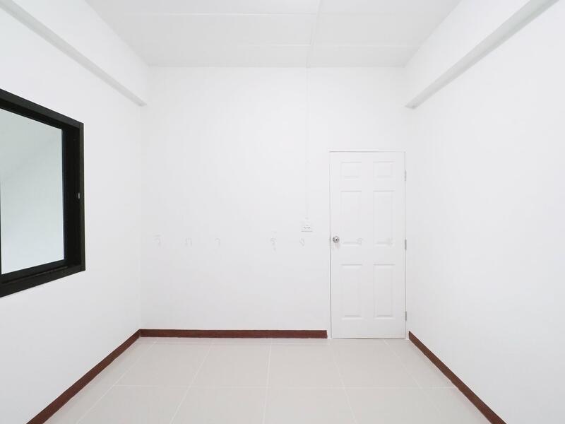 ขาย - บ้านรีโนเวทใหม่ ขายราคาพิเศษ อาคารพาณิชย์ 3.5 ชั้น+ดาดฟ้า ม.บัวทองธานี ขนาด 15 ตรว. 5นอน 3น้ำ, นนทบุรี