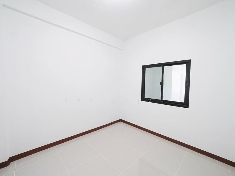 ขาย - บ้านรีโนเวทใหม่ ขายราคาพิเศษ อาคารพาณิชย์ 3.5 ชั้น+ดาดฟ้า ม.บัวทองธานี ขนาด 15 ตรว. 5นอน 3น้ำ, นนทบุรี