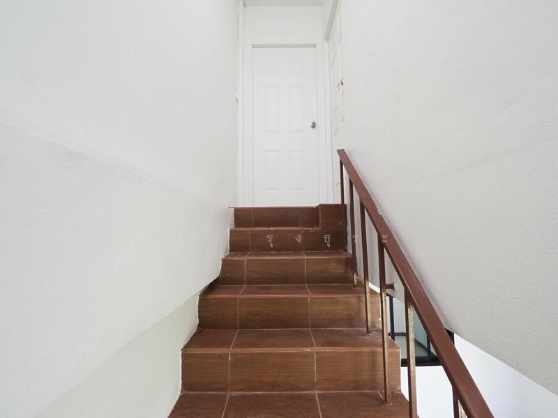 ขาย - บ้านรีโนเวทใหม่ ขายราคาพิเศษ อาคารพาณิชย์ 3.5 ชั้น+ดาดฟ้า ม.บัวทองธานี ขนาด 15 ตรว. 5นอน 3น้ำ, นนทบุรี