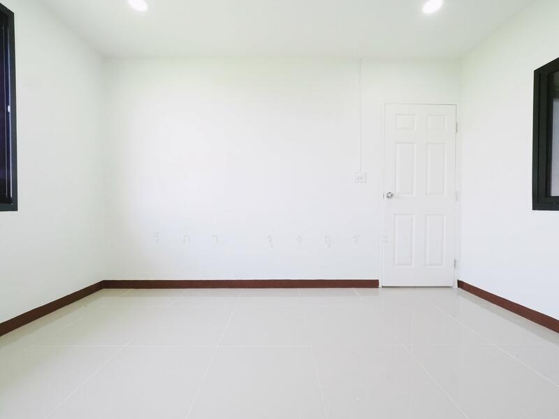 ขาย - บ้านรีโนเวทใหม่ ขายราคาพิเศษ อาคารพาณิชย์ 3.5 ชั้น+ดาดฟ้า ม.บัวทองธานี ขนาด 15 ตรว. 5นอน 3น้ำ, นนทบุรี