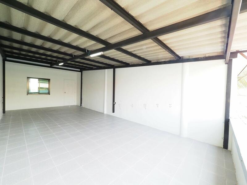 ขาย - บ้านรีโนเวทใหม่ ขายราคาพิเศษ อาคารพาณิชย์ 3.5 ชั้น+ดาดฟ้า ม.บัวทองธานี ขนาด 15 ตรว. 5นอน 3น้ำ, นนทบุรี