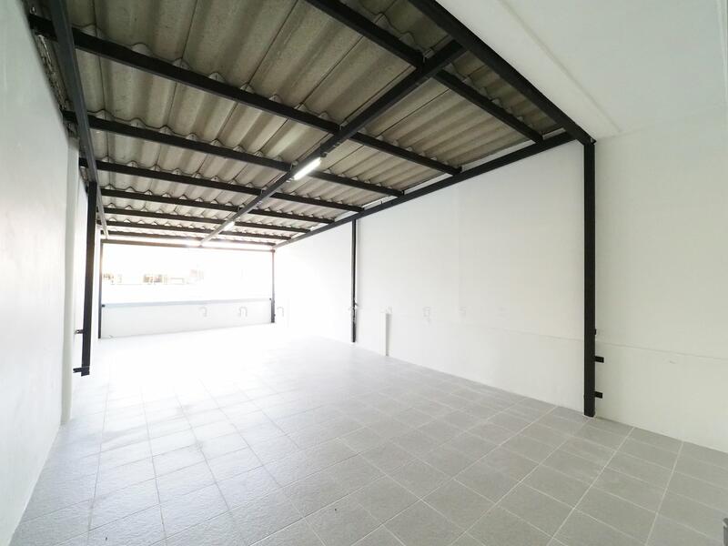 ขาย - บ้านรีโนเวทใหม่ ขายราคาพิเศษ อาคารพาณิชย์ 3.5 ชั้น+ดาดฟ้า ม.บัวทองธานี ขนาด 15 ตรว. 5นอน 3น้ำ, นนทบุรี