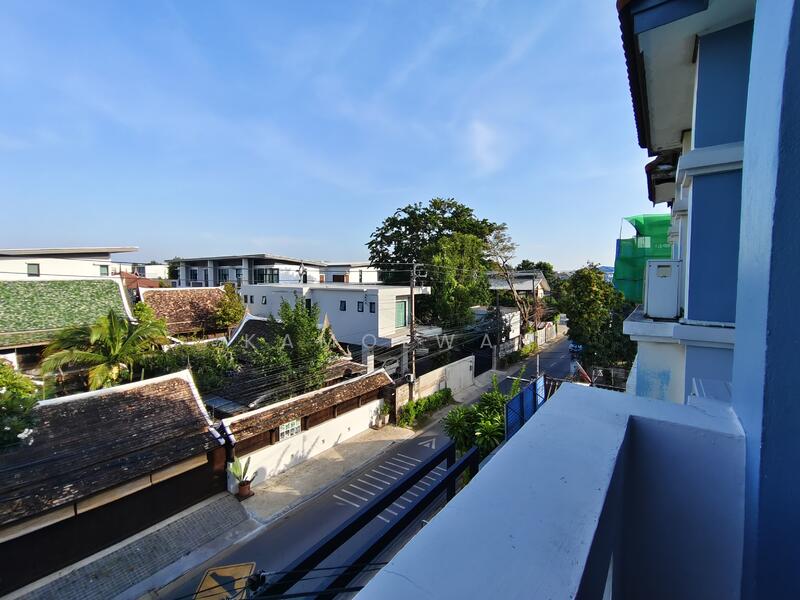 For Sale - 4-story townhome, good location, can access in many ways, 2-Sena-Chokchai Si Green and yellow lines, Bangkok