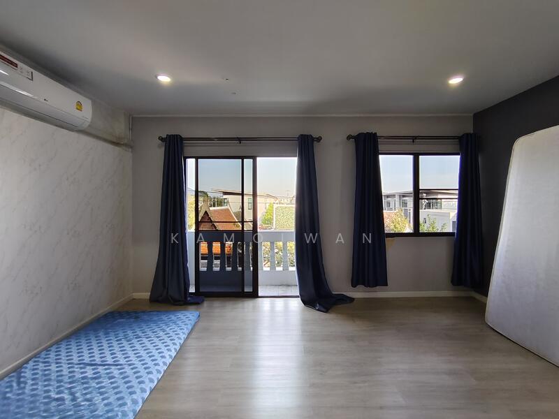 For Sale - 4-story townhome, good location, can access in many ways, 2-Sena-Chokchai Si Green and yellow lines, Bangkok