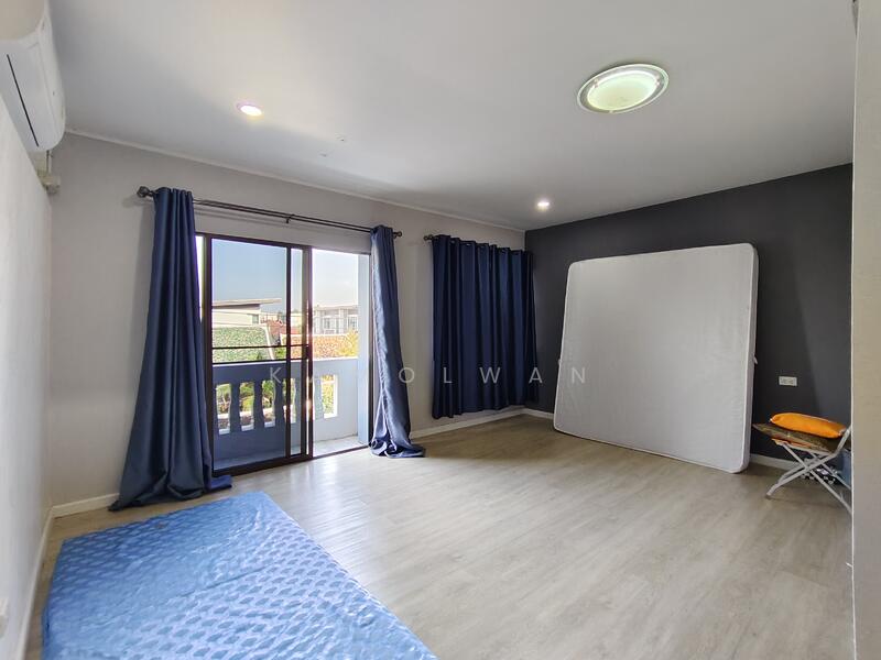 For Sale - 4-story townhome, good location, can access in many ways, 2-Sena-Chokchai Si Green and yellow lines, Bangkok