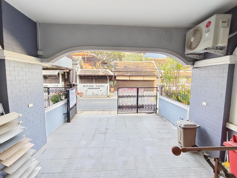 For Sale - 4-story townhome, good location, can access in many ways, 2-Sena-Chokchai Si Green and yellow lines, Bangkok