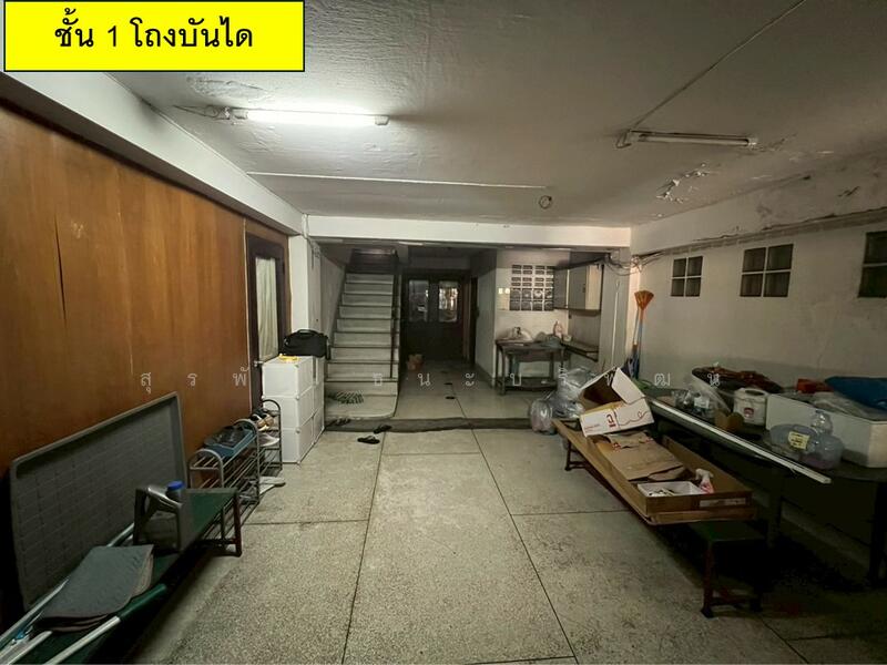 ให้เช่า - เช่า/ขาย ที่ดินพร้อมอาคาร 5 ชั้น ด้านหน้าติดถนน เฉลิมพระเกียรติ ร.9 ด้านหลังอยู่ในซอย 17, กรุงเทพ