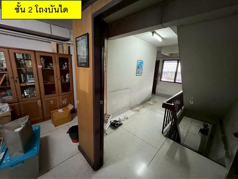 ให้เช่า - เช่า/ขาย ที่ดินพร้อมอาคาร 5 ชั้น ด้านหน้าติดถนน เฉลิมพระเกียรติ ร.9 ด้านหลังอยู่ในซอย 17, กรุงเทพ