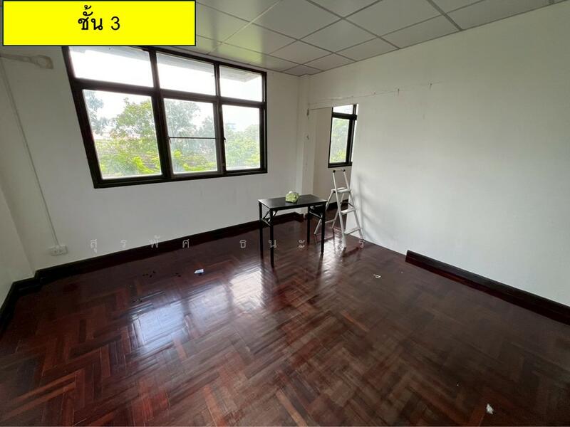 ให้เช่า - เช่า/ขาย ที่ดินพร้อมอาคาร 5 ชั้น ด้านหน้าติดถนน เฉลิมพระเกียรติ ร.9 ด้านหลังอยู่ในซอย 17, กรุงเทพ