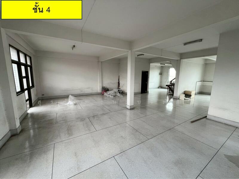 ให้เช่า - เช่า/ขาย ที่ดินพร้อมอาคาร 5 ชั้น ด้านหน้าติดถนน เฉลิมพระเกียรติ ร.9 ด้านหลังอยู่ในซอย 17, กรุงเทพ