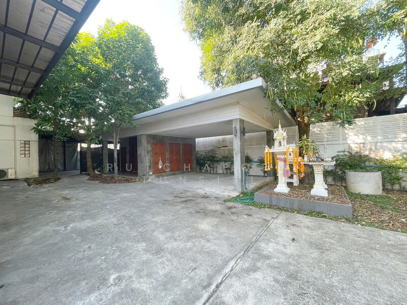 ให้เช่า - บ้านใจกลางเมือง ให้เช่าเดือนละ 45,000 บาท ใกล้เมญ่า No.1H429, เชียงใหม่