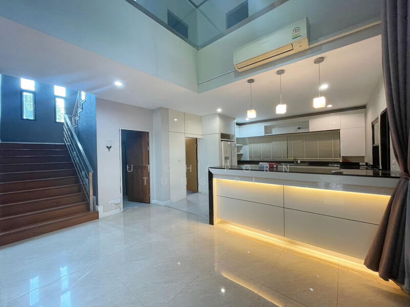 ให้เช่า - บ้านใจกลางเมือง ให้เช่าเดือนละ 45,000 บาท ใกล้เมญ่า No.1H429, เชียงใหม่