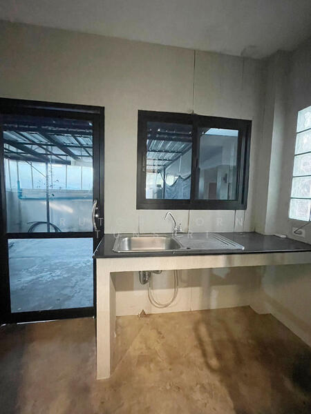 ให้เช่า - บ้านใจกลางเมือง ให้เช่าเดือนละ 45,000 บาท ใกล้เมญ่า No.1H429, เชียงใหม่