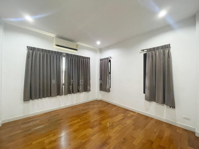 ให้เช่า - บ้านใจกลางเมือง ให้เช่าเดือนละ 45,000 บาท ใกล้เมญ่า No.1H429, เชียงใหม่