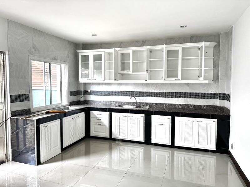 ขาย - ขายด่วน บ้านเดี่ยวรีโนเวทใหม่ พิกัดหลังแมคโคร หาดใหญ่ เนื้อที่ 75 ตารางวา 4 ห้องนอน ขาย 8.5 ล้านบาท, สงขลา