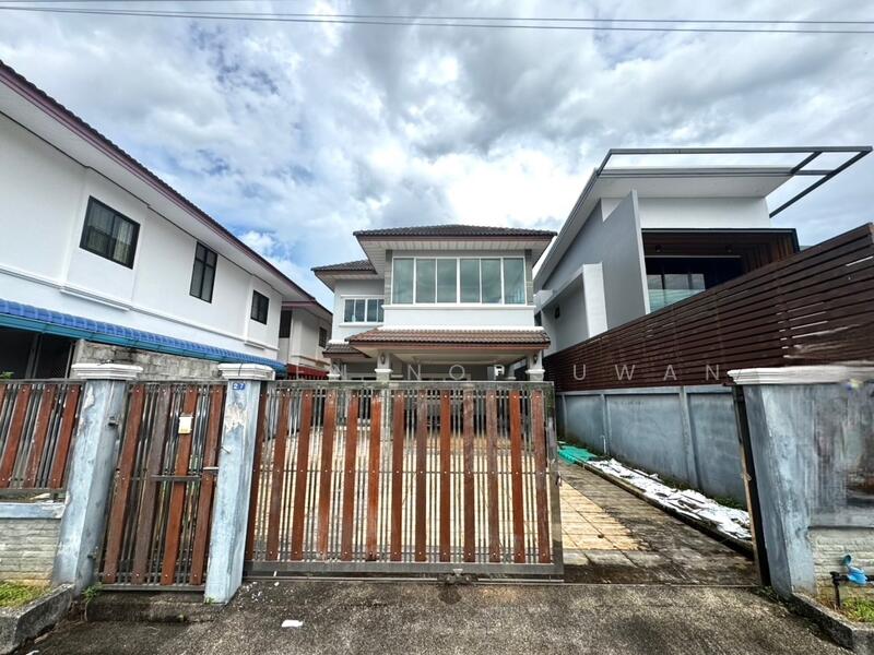 ขาย - ขายด่วน บ้านเดี่ยวรีโนเวทใหม่ พิกัดหลังแมคโคร หาดใหญ่ เนื้อที่ 75 ตารางวา 4 ห้องนอน ขาย 8.5 ล้านบาท, สงขลา