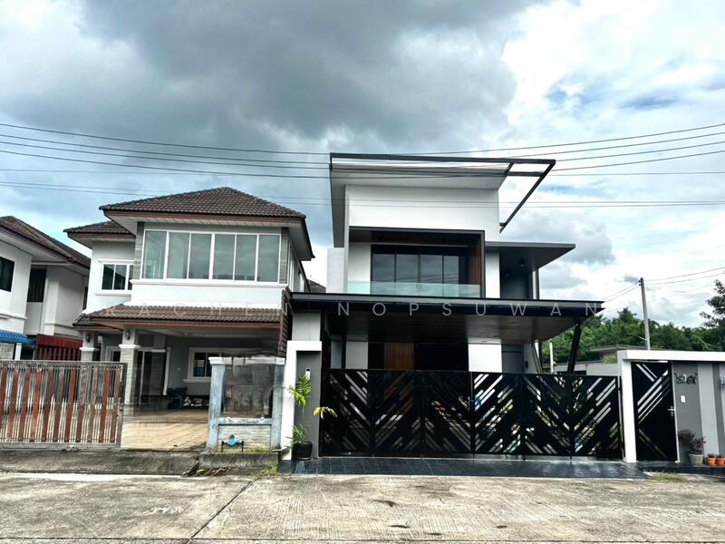 ขาย - ขายด่วน บ้านเดี่ยวรีโนเวทใหม่ พิกัดหลังแมคโคร หาดใหญ่ เนื้อที่ 75 ตารางวา 4 ห้องนอน ขาย 8.5 ล้านบาท, สงขลา