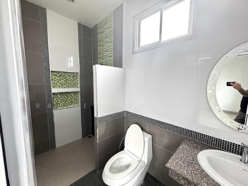 ขาย - ขายด่วน บ้านเดี่ยวรีโนเวทใหม่ พิกัดหลังแมคโคร หาดใหญ่ เนื้อที่ 75 ตารางวา 4 ห้องนอน ขาย 8.5 ล้านบาท, สงขลา