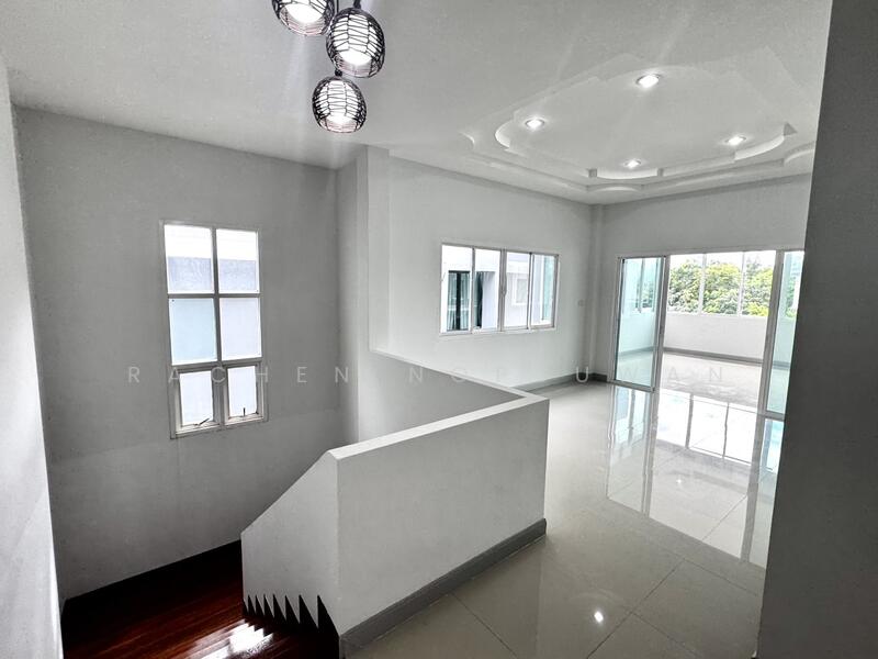 ขาย - ขายด่วน บ้านเดี่ยวรีโนเวทใหม่ พิกัดหลังแมคโคร หาดใหญ่ เนื้อที่ 75 ตารางวา 4 ห้องนอน ขาย 8.5 ล้านบาท, สงขลา