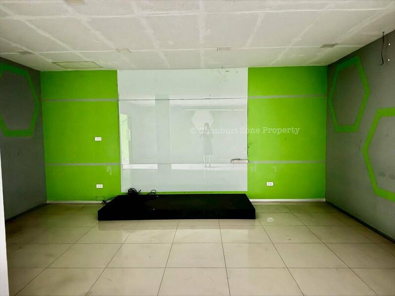 ให้เช่า - ให้เช่าอาคารพาณิชย์ 2 คูหาติดกัน 4.5 ชั้นทำเลดีติดถนน โรงโป๊ะ บางละมุง, ชลบุรี