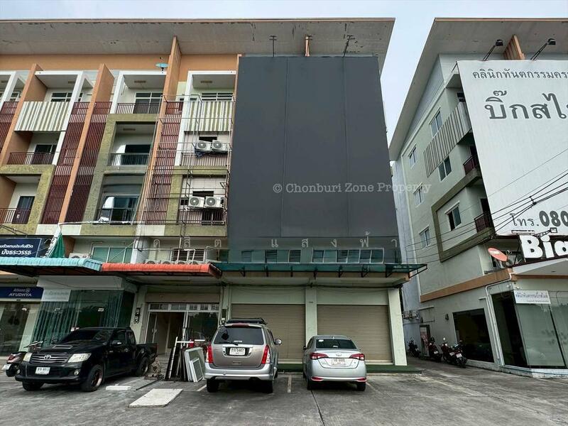 ให้เช่า - ให้เช่าอาคารพาณิชย์ 2 คูหาติดกัน 4.5 ชั้นทำเลดีติดถนน โรงโป๊ะ บางละมุง, ชลบุรี