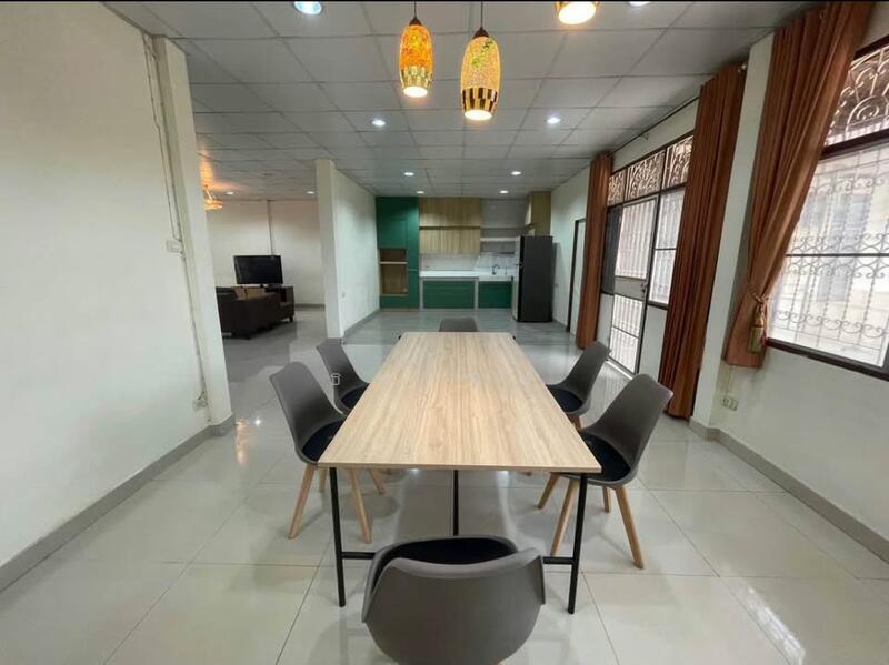 For Rent - C168-TNK210 บ้านให้เช่า ซอย จรัญ1 ใกล้ MRT ท่าพระ ที่ดิน 90 ตร.ว. บ้านสำหรับครอบครัวใหญ่, Bangkok