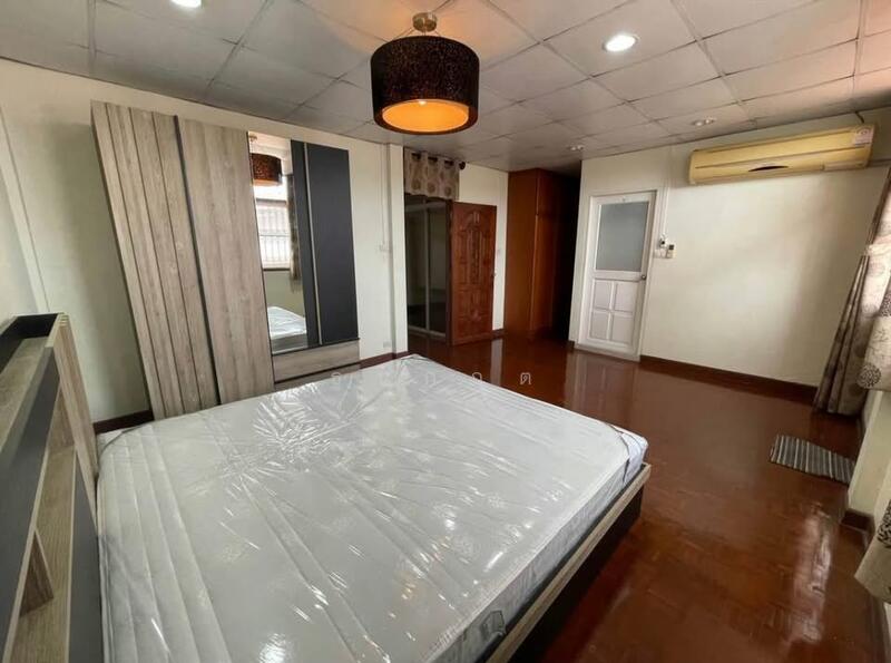 For Rent - C168-TNK210 บ้านให้เช่า ซอย จรัญ1 ใกล้ MRT ท่าพระ ที่ดิน 90 ตร.ว. บ้านสำหรับครอบครัวใหญ่, Bangkok