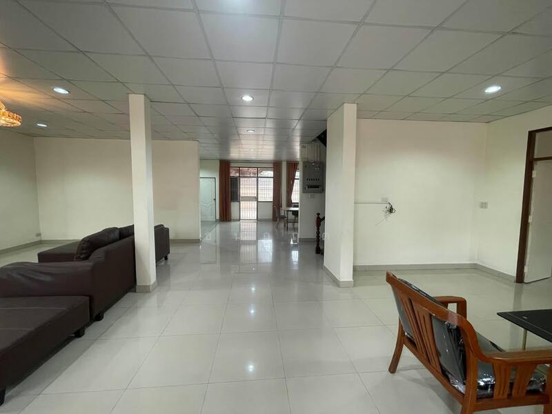 For Rent - C168-TNK210 บ้านให้เช่า ซอย จรัญ1 ใกล้ MRT ท่าพระ ที่ดิน 90 ตร.ว. บ้านสำหรับครอบครัวใหญ่, Bangkok